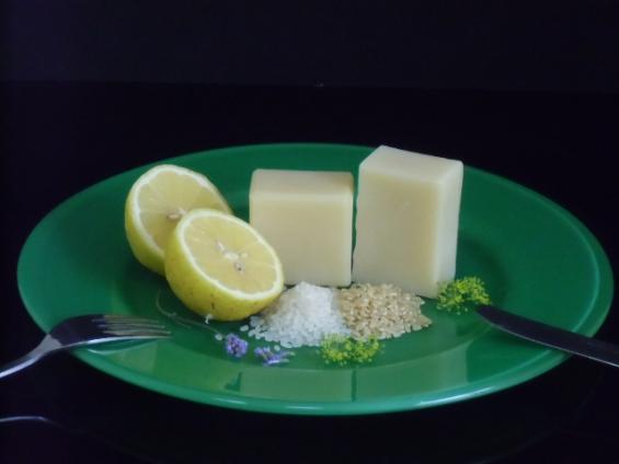 米&レモン&椿の洗顔化粧石鹸(ハーフサイズ)